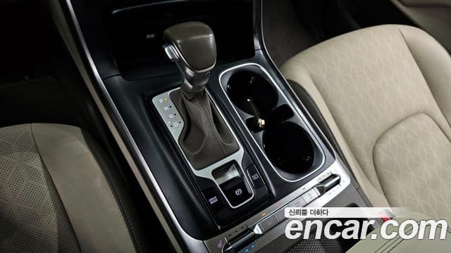 Kia Carnival 2022 — фото 9 из 20