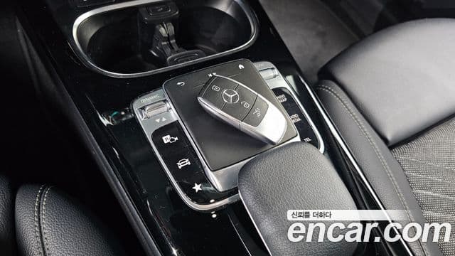 Mercedes-Benz A-Class 2020 — Photo 15/20