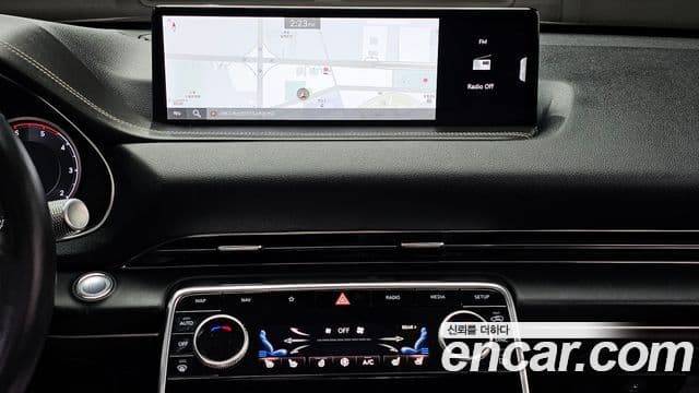 Genesis GV80 2020 — ფოტო 14/20