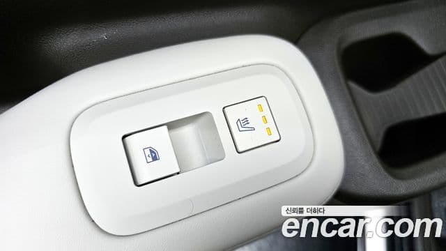 Hyundai Santa Fe 2023 — ფოტო 18/20