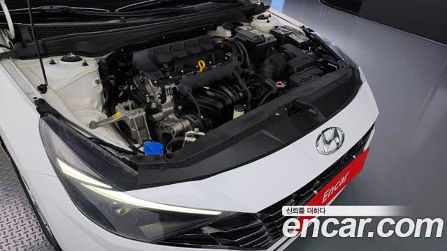 Hyundai The New Avante Hybrid 2020 — Photo 19/20