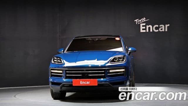 Porsche Cayenne 2024 — ფოტო 2/20
