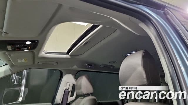 Kia Carnival 2024 — Şəkil 15/18