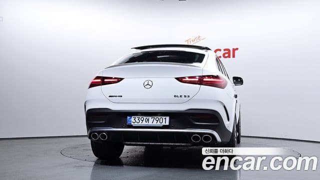 Mercedes-Benz GLE-Class 2025 — Photo 16/20