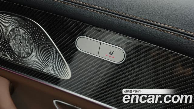 Mercedes-Benz GLE-Class 2025 — Photo 17/20