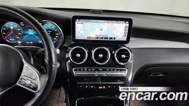 Mercedes-Benz GLC-Class 2020 — ფოტო 14/20