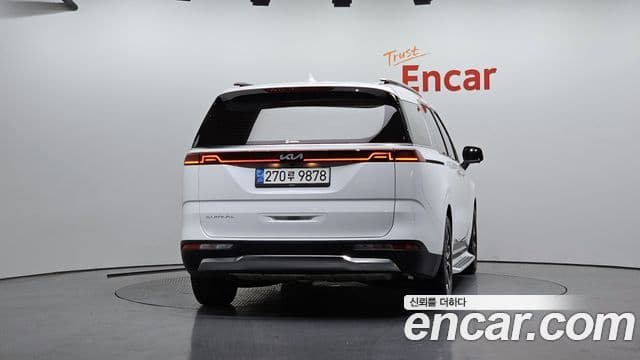 Kia Carnival 2022 — фото 4 из 20