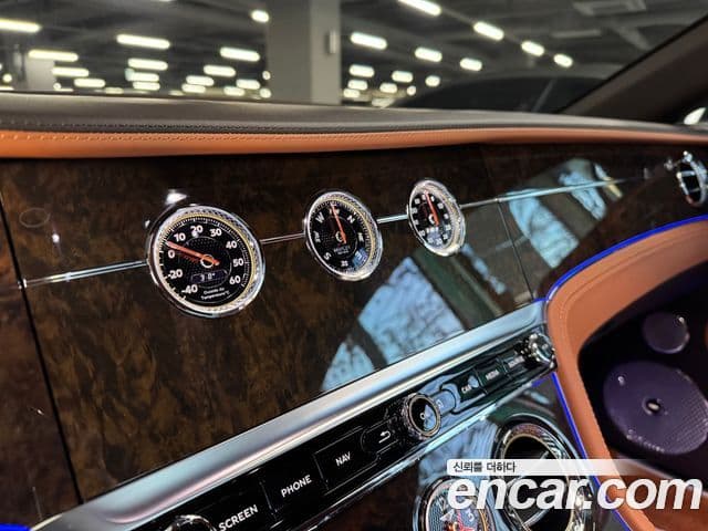 Bentley Continental GT 2021 — ფოტო 9/15