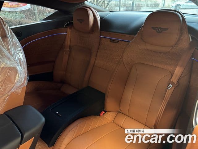 Bentley Continental GT 2021 — ფოტო 13/15