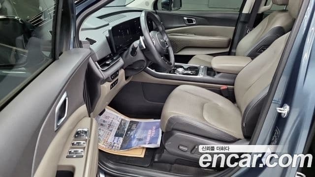 Kia Carnival 2024 — фото 8 из 18