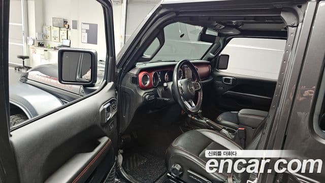 Jeep Wrangler 2020 — Photo 18/20