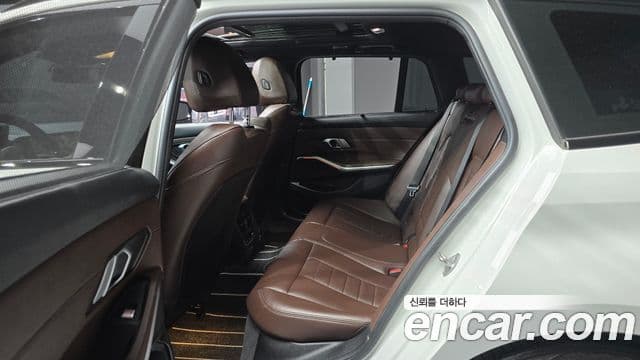 BMW 3 Series 2022 — фото 13 из 20