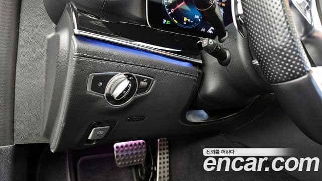 Mercedes-Benz AMG GT 2021 — фото 16 из 20