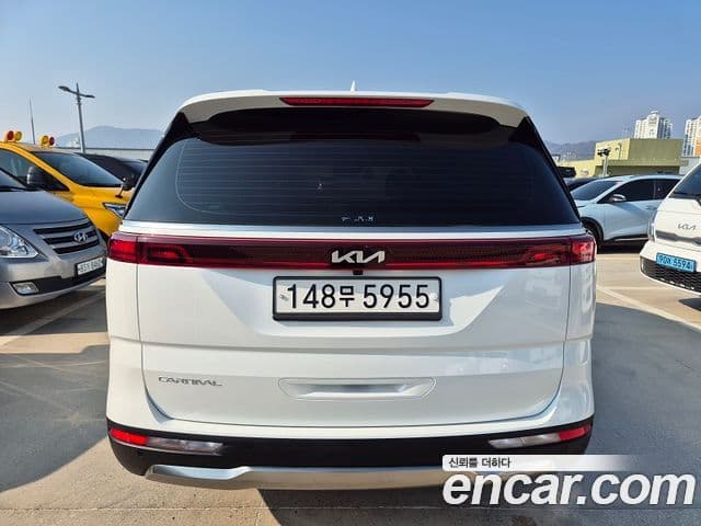 Kia Carnival 2023 — ფოტო 2/15