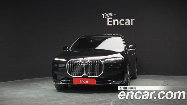 BMW 7 Series 2023 — Photo 11/19