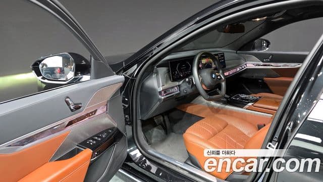 BMW 7 Series 2023 — Photo 2/19