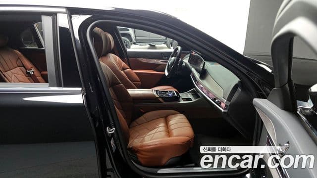 BMW 7 Series 2023 — Photo 17/19