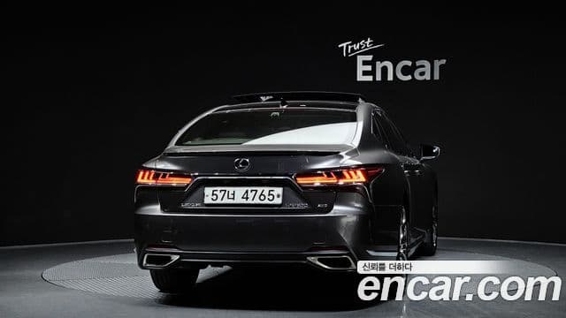 Lexus LS500 2018 — ფოტო 4/20