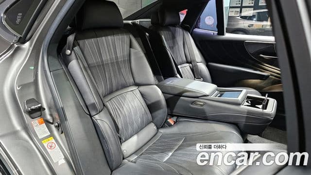 Lexus LS500 2018 — ფოტო 12/20