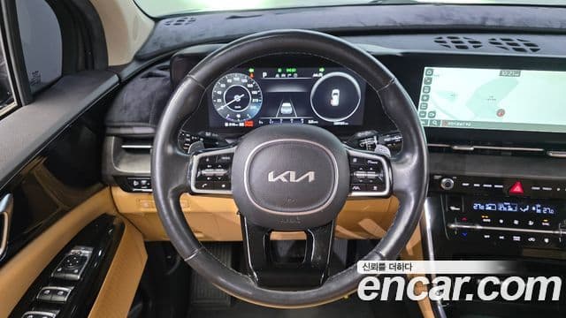 Kia Carnival 2021 — фото 12 из 20