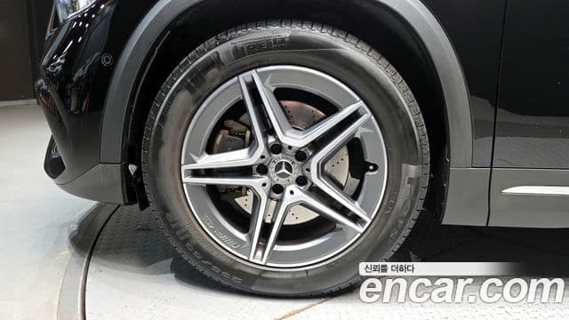 Mercedes-Benz GLA-Class 2020 — Şəkil 5/19