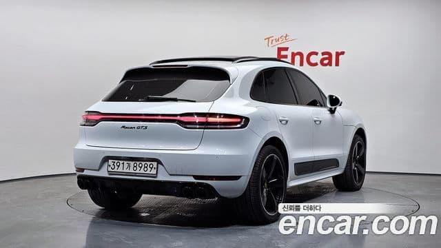 Porsche Macan 2021 — фото 2 из 20