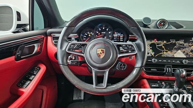 Porsche Macan 2021 — фото 13 из 20