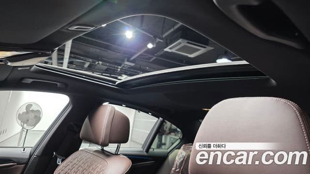 BMW 5 Series 2023 — фото 18 из 20
