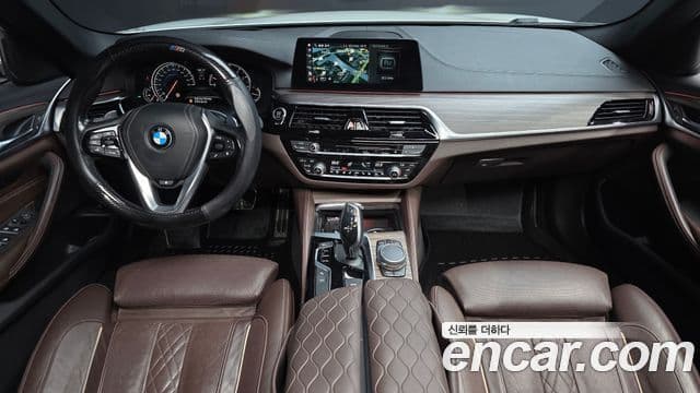 BMW 5 Series 2018 — фото 7 из 20