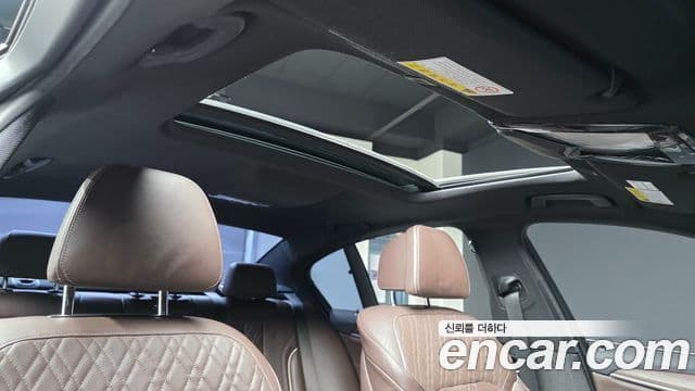 BMW 5 Series 2018 — Şəkil 17/20