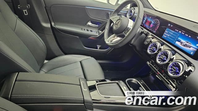 Mercedes-Benz A-Class 2025 — ფოტო 9/17
