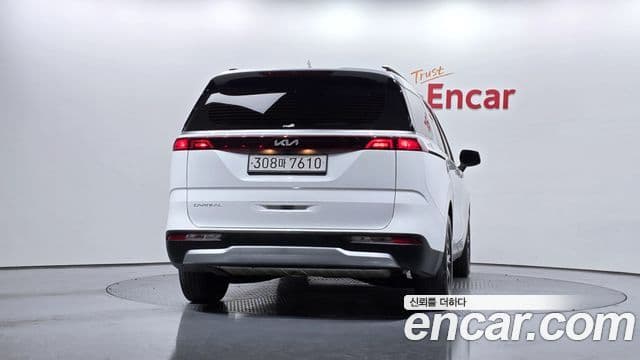 Kia Carnival 2023 — ფოტო 4/20