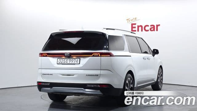 Kia Carnival 2021 — фото 2 из 20
