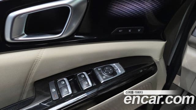 Kia Carnival 2021 — Şəkil 17/20