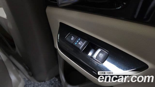 Kia Carnival 2021 — Şəkil 19/20