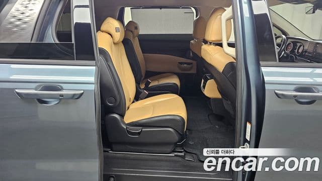 Kia Carnival 2022 — Фото 12/20