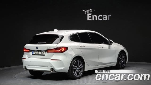 BMW 1 Series 2021 — ფოტო 1/20