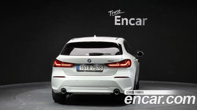 BMW 1 Series 2021 — ფოტო 3/20