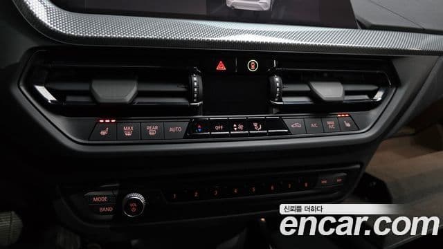 BMW 1 Series 2021 — ფოტო 15/20
