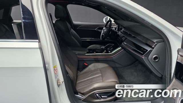 Audi A8 2023 — фото 11 из 20
