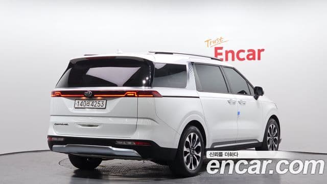 Kia Carnival 2020 — фото 2 из 20