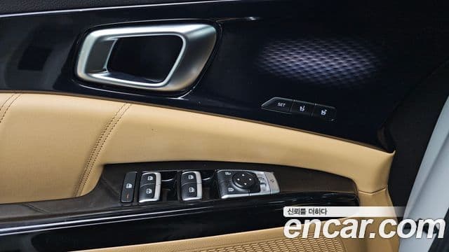 Kia Carnival 2020 — фото 16 из 20
