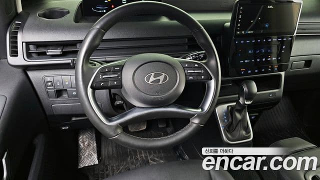 Hyundai Staria 2025 — ფოტო 13/20