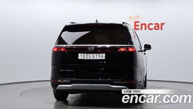 Kia Carnival 2021 — Фото 4/20