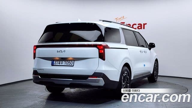 Kia Carnival 2024 — фото 2 из 20