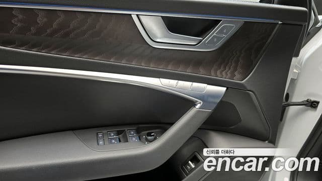 Audi A6 2021 — ფოტო 17/20