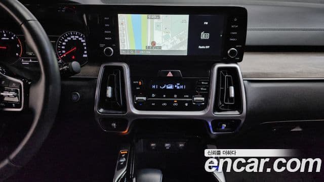 Kia Sorento 2021 — ფოტო 15/20