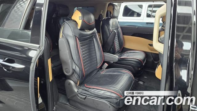 Kia Carnival 2023 — Фото 12/20