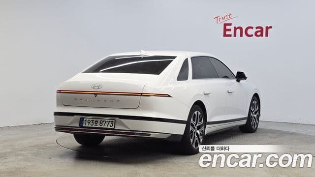 Hyundai Grandeur 2023 — Şəkil 2/20