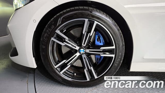 BMW 3 Series 2023 — фото 5 из 20